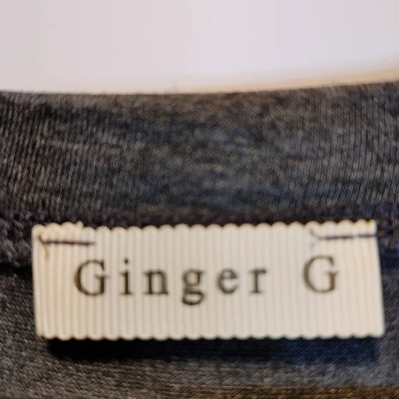 I Need A Hug Graphic tee - Picture 7 of 8